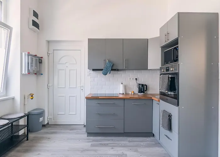 Hero's Haven * Budapest